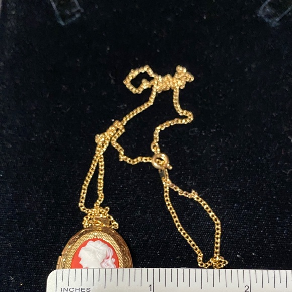 Vintage Gold Cameo Locket 18” Necklace - Picture 11 of 12